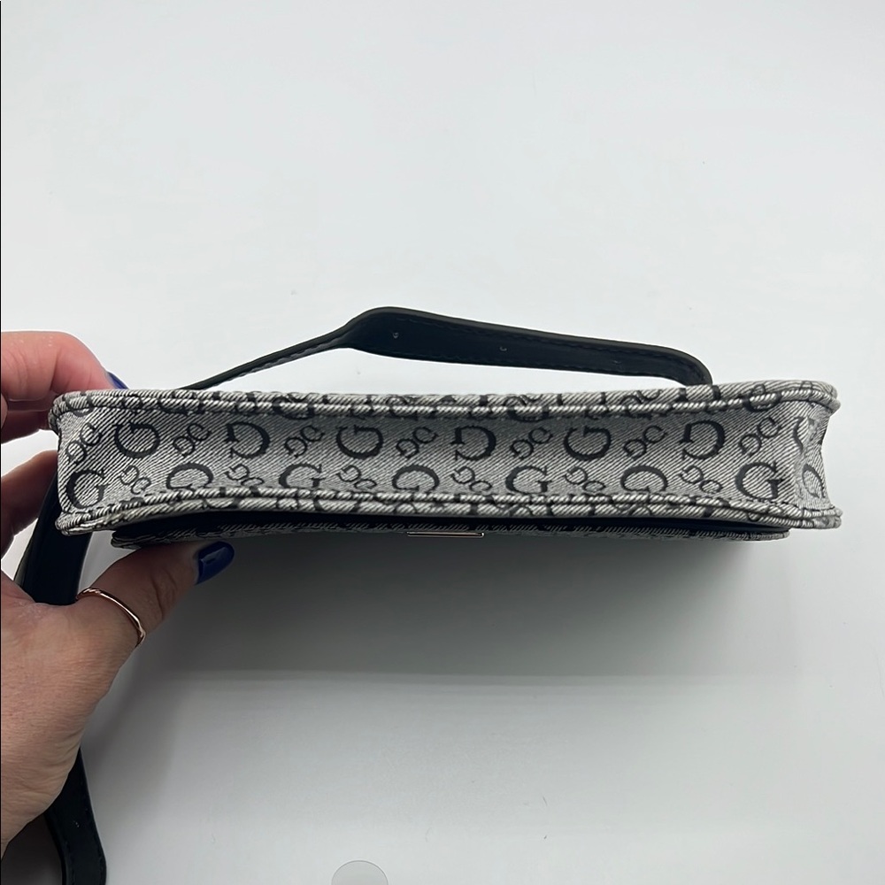 Guess Belt Bag - Picture 10 of 10